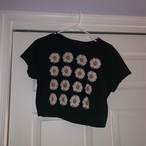 black crop top with daisy’s